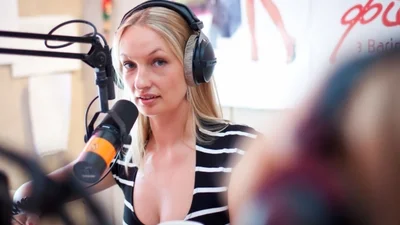 Таня Татарченко покаталася на тролеї