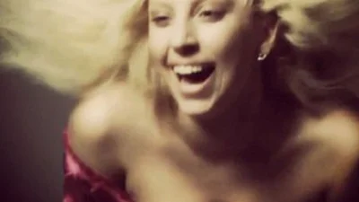 Леди Гага шокировала откровенным образом 