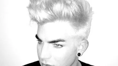 Адам Ламберт показал новую татуировку