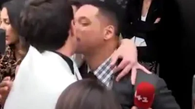 Скандальный украинский журналист поцеловал Рианну