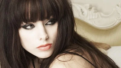 В моду вернулась бледная кожа