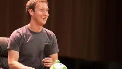 Марк Цукерберг собрал коллекцию серых футболок 