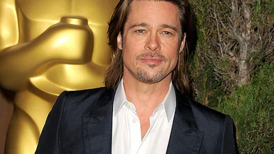 Брэд Питт отдал 100 тысяч долларов на свадьбы геям