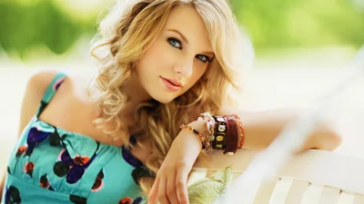 Тейлор Свифт купила дом на берегу океана