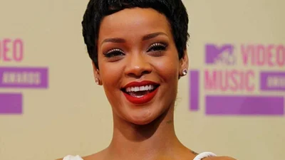 За 10 миллионов долларов Рианна зажжет новогоднюю елку