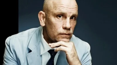 Джон Малкович выпустил "шинные кеды"