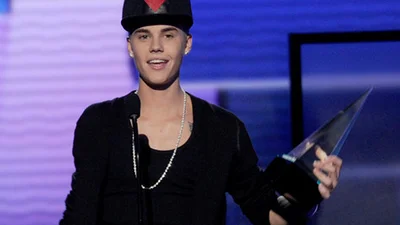 Джастин Бибер стал артистом года на American Music Awards