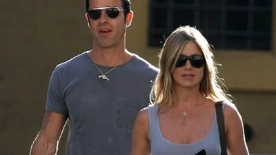 Дженнифер Анистон подарила любимому Porsche за 100 тысяч