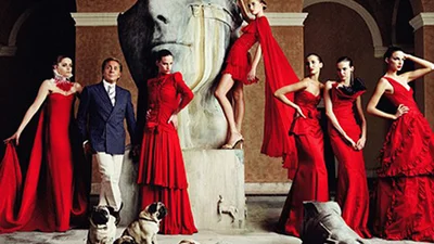В Лондоне открывается  выставка " Валентино: мастер моды"