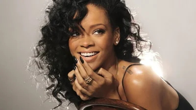 Рианна купила новый дом