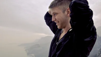 Иван Дорн поет с шести лет