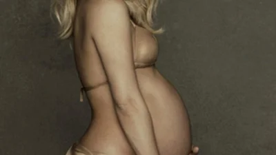 Полная версия фотосессии беременной Шакиры