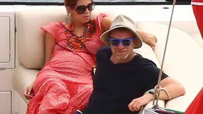 Роман Абрамович отдыхает с беременной подружкой