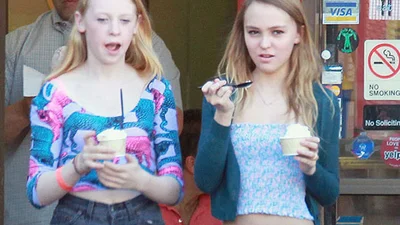 Дочь Джонни Деппа стала длинноногой красавицей