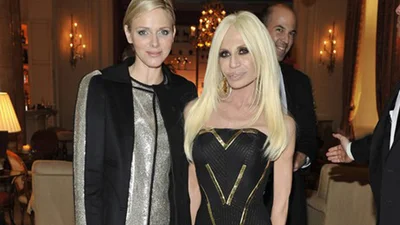 Модный дом Versace показал весенне – летнюю коллекцию