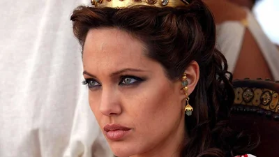 Анджелина Джоли станет царицей 
