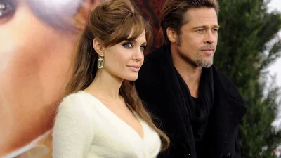 Брэд Питт и Анджелина Джоли женились
