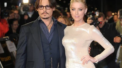 Любовница Джонни Деппа убежала к другой девушке