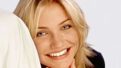 Улыбчивая Камерон Диаз готовится к весне