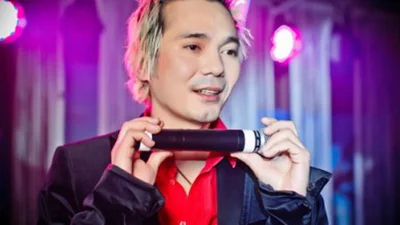 В составе «Иванушек» выступает украинский исполнитель