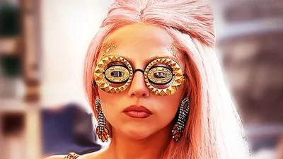 В райдере Lady GaGa указан «манекен с лобковыми волосами»