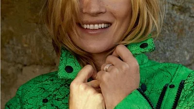 Улыбчивая Кейт Мосс в рекламе бренда Rag&Bone