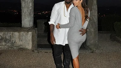 Беременная Ким Кардашьян разделась