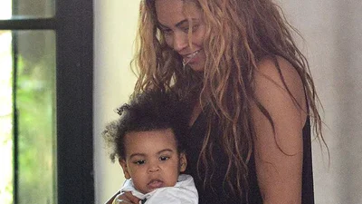 Бейонсе наконец показала свою доченьку