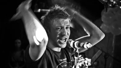 Талантливый Иван Дорн пел учителям за оценки