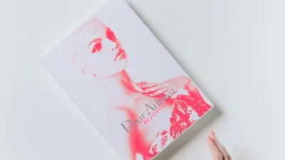 Яркая реклама губной помады от Dior