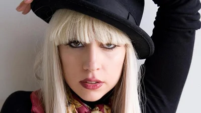 Леди Гага спасла жизнь фанатке