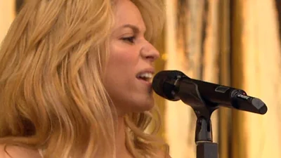 Shakira подорвала публику песней Waka Waka 