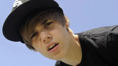 Джастин Бибер поделился интимным фото с Селеной Гомес