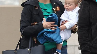 Риз Уизерспун стала брюнеткой