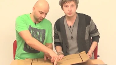 Коробка для пиццы превращается в подставку для ноутбука