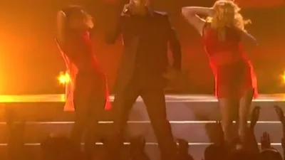 Крис Браун удивил номером на Billboard Music Awards 2013