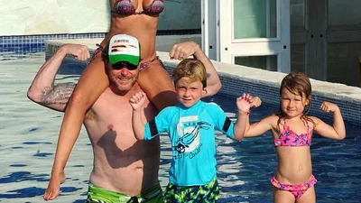 Звезда «Беверли-Хиллз 90210» показала силиконовую грудь