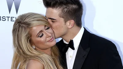 Канны 2013: Пэрис Хилтон демонстрирует любовь