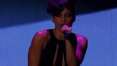 Alicia Keys выступила вживую на американском Х-Факторе