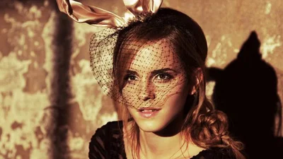 Эмма Уотсон раскритиковала шопоголизм Пэрис Хилтон