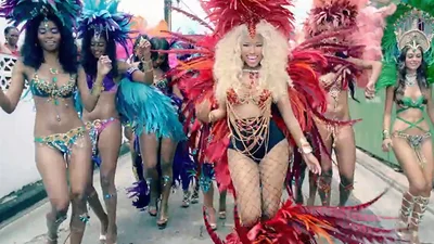 Nicki Minaj - Pound The Alarm