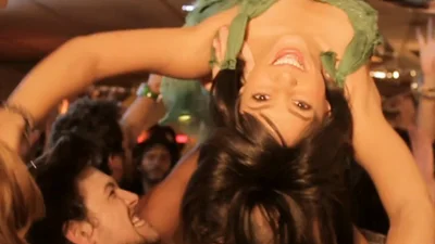 Shakira feat. Pitbull - Rabiosa (English Version)