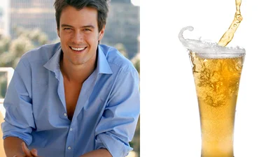 Чоловік співачки Фергі розслабляється з пивом