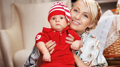 Первая фотосессия Яны Рудковской с сыном Плющенко