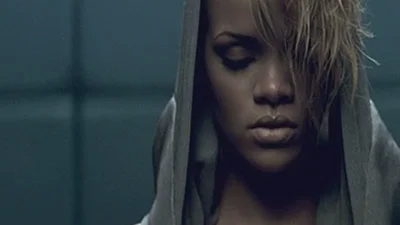 Rihanna - Russian Roulette