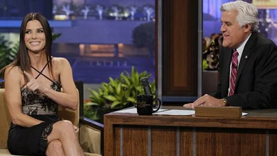 Сандра Баллок снова вышла в сексуальном платье