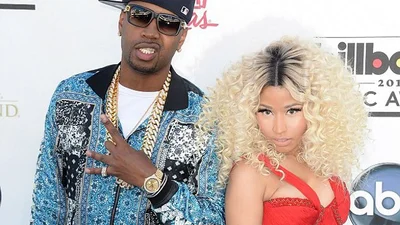 Нікі Мінаж похвалилася цицьками