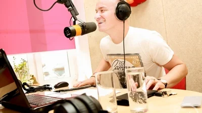 Чому Женя Кошовий бігає голим по готелю