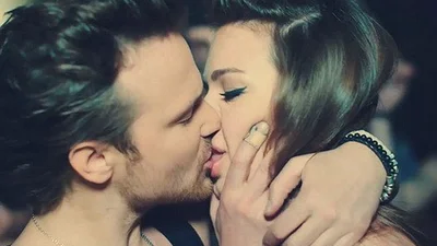 Олексій Чадов зняв у кліпі свою дружину