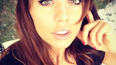 Аня Седокова продолжает делиться личными фото